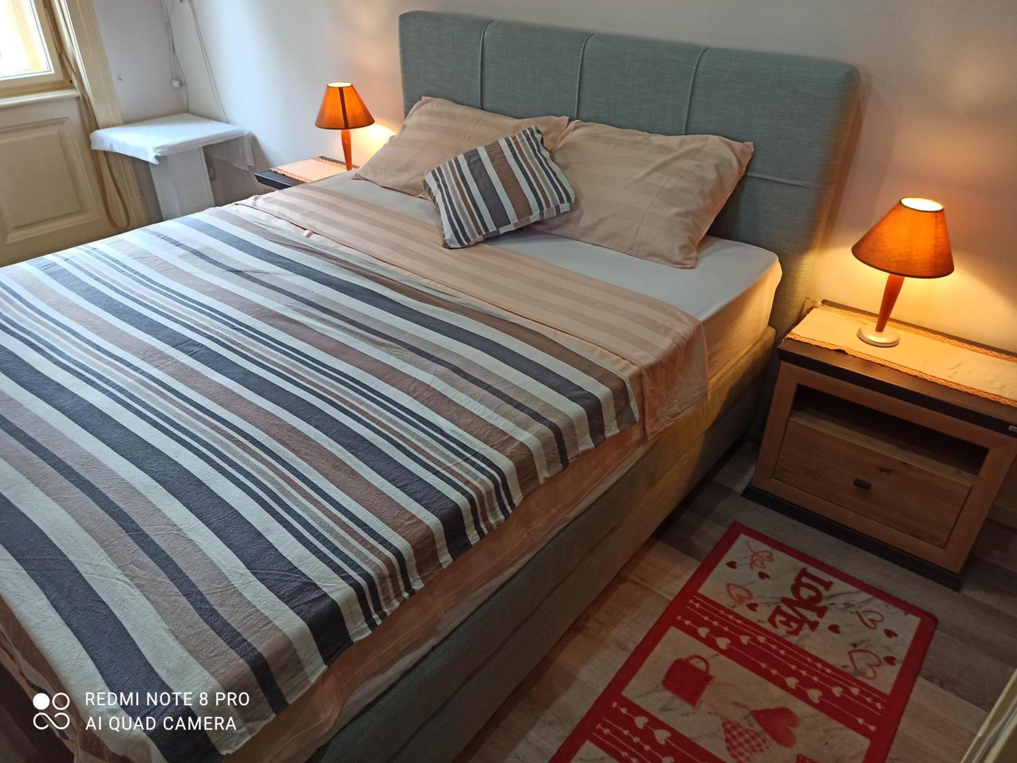 Studio Apartman Lea Pula Bagian luar foto